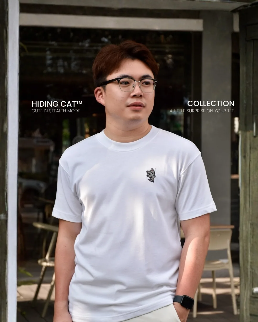 Hiding Cat T-shirt สีขาว