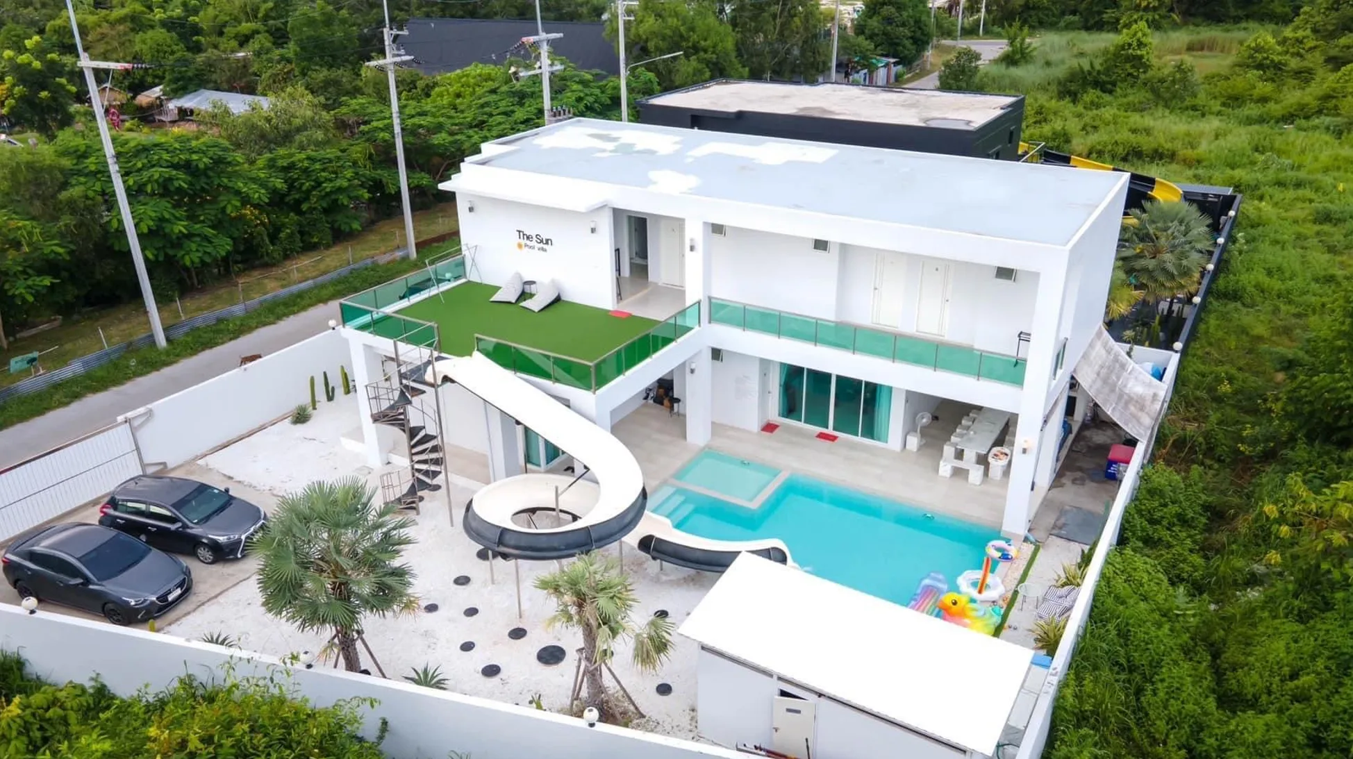 บ้านพักอาศัย พร้อมสระว่ายน้ำ